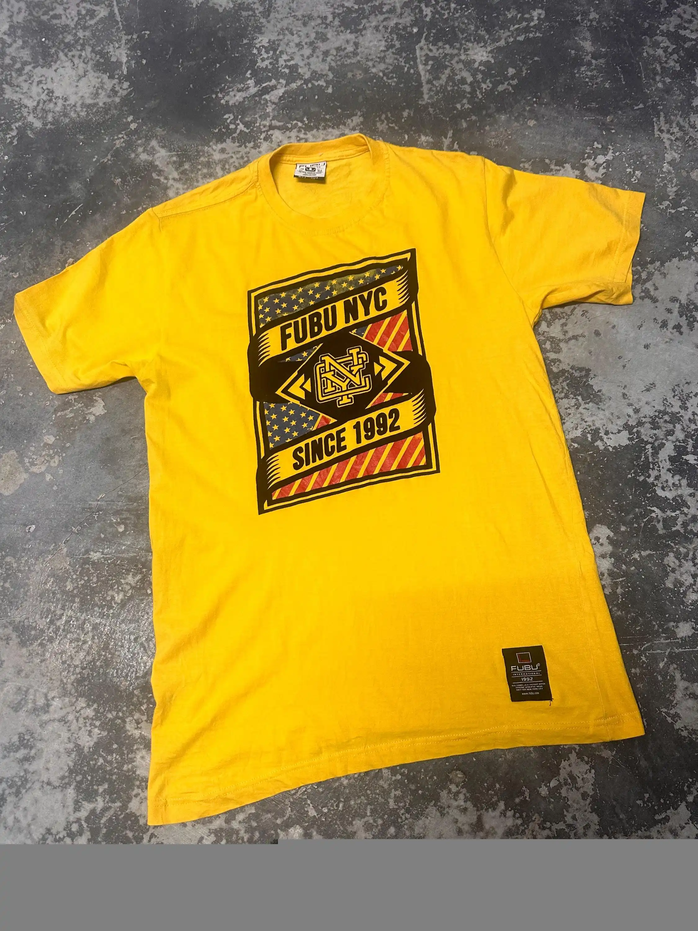 Streetwear Brand New York - Camiseta Vintage Fubu New York, Estilo