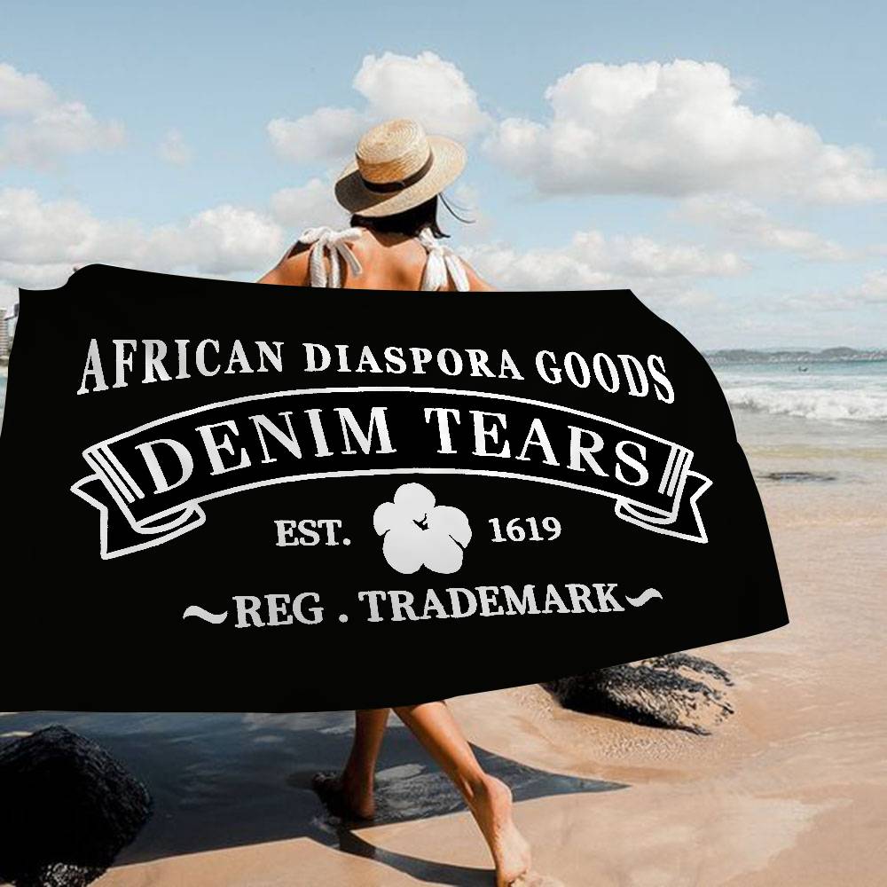 Toalla de Playa de Microfibra  - Streetwear Brand With Mountain Logo reseña y precio